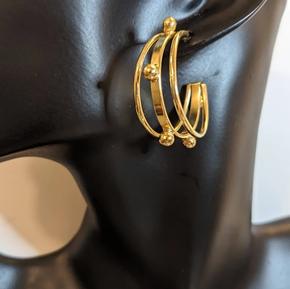 Vintage Area‎ Stars Gold Tone Earring Set
